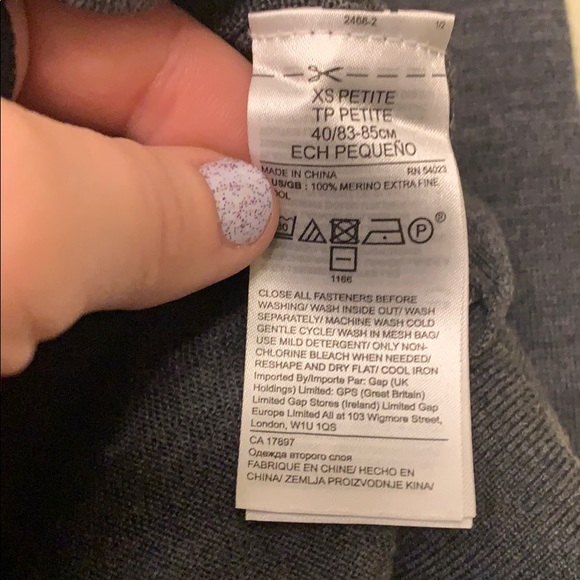 XS Petite 100% Merino wool top by Banana Republic - Picture 6 of 6